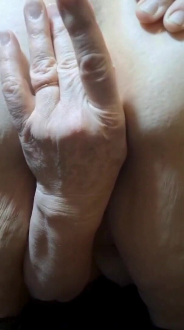 Priscila: Testuji anální kolík, který jsem dostal od svého nevlastního syna -...