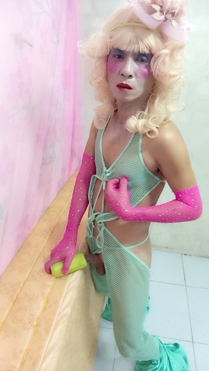 nguyen dang thien tri: Oanh Le Transsexual purtând haine sexy porno care se joacă...