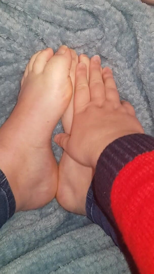 Faith's Feet Fetish: Faith feet fetish - shaving my toes