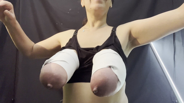 VeeVee Vixen: Děvka Svázaná prsa