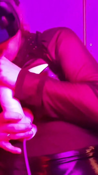 This Is My First Time Giving a Blowjob in the World of Virtual Reality