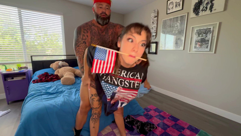 Bigdann82: Stiefdochter wordt uit haar houding geneukt voor Amerika