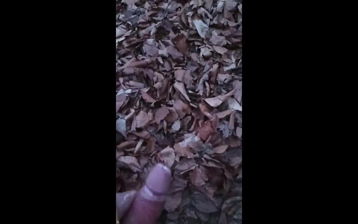 kickerscooter: Prawdziwy mężczyzna amator na zewnątrz masturbacja