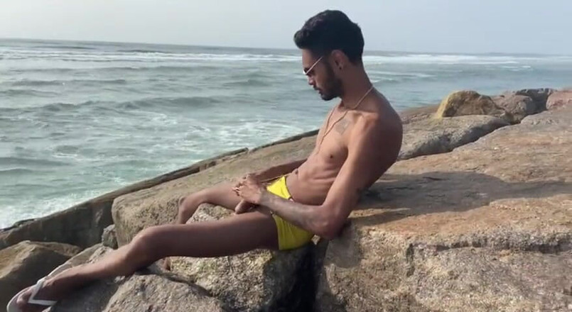 arabeputo: Magrelo Do Pau Grande Punheta на пляже