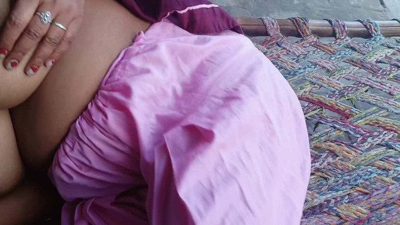 Yourgeeta8899: Бхабхи деревни дези жестко трахают, чтобы угодить арендодателю за долги (хинди аудио)