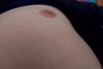 Gangbang straight: Solo leží na posteli