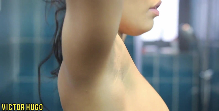 VictorHugo: Natočil jsem svou přítelkyni při koupeli