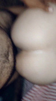 Antony... Week-end pour baiser avec une jeune femme sexy à gros cul...