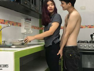 Mafelagoandcarlo: Fuck My Stepsister While She Washes the Dishes Cum - Double