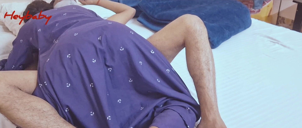 Heybaby: La Copine D’un Ami, Sexe Très Romantique Chez Elle Quand...