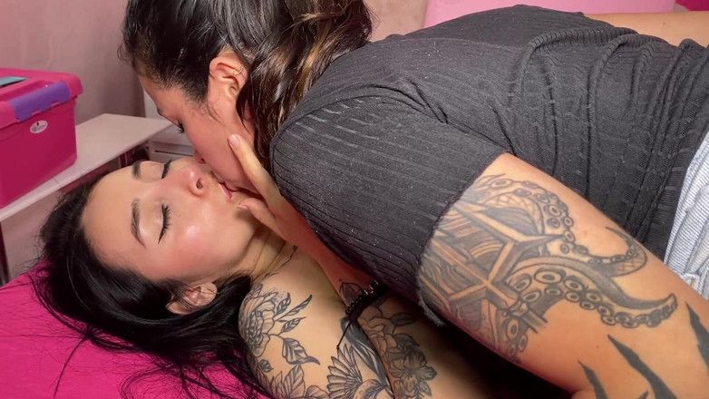 SoyMarce: Alzo la mia ragazza per mangiare la sua figa