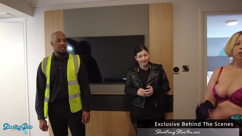 Shooting Star: 흑인 대물 자지와 섹스하는 흑인 대물 자지