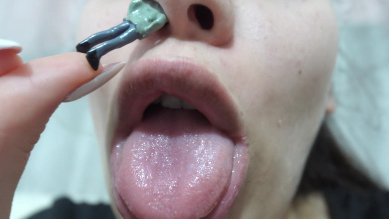 AmayaMori: Moje nevlastní sestra Obryně si za trest strčí do nosu...