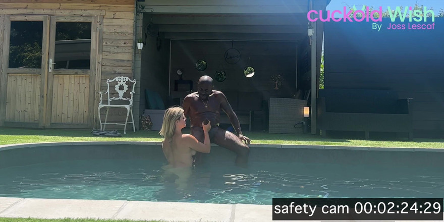 Joss for Cuckold wish: Lumacarie wird im schwimmbecken gefickt