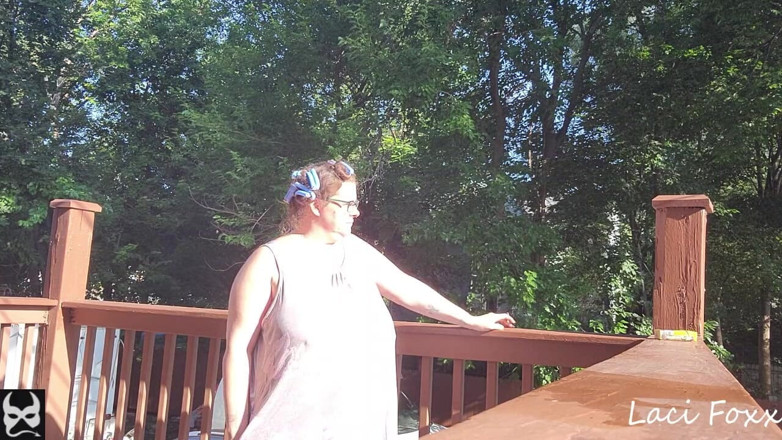 Foxx Denn Studio: Ma's Smokin' in Curlers