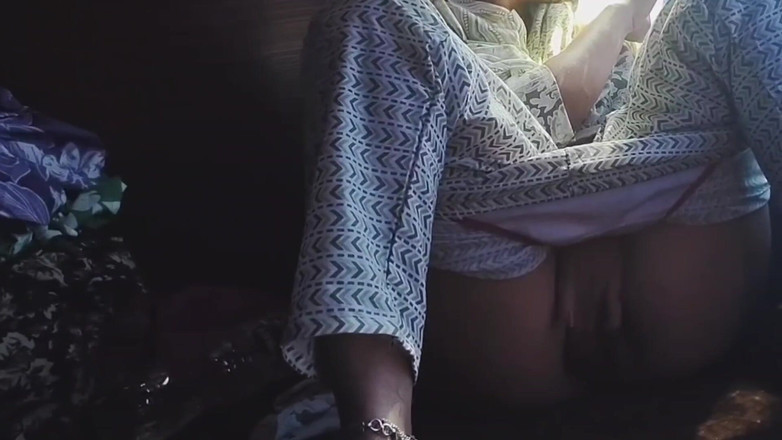 Khushboobhabi: Bhabhi ha fatto un ottimo sesso in autobus