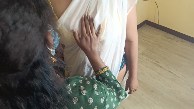 Wonder: Sex lesbian în casă XXX