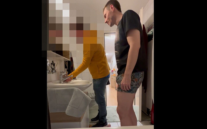 AntoGoesHunting: Гетеро разнорабочий возвращается, застукал Майка за игрой и в конечном итоге оказывается во взаимном минете