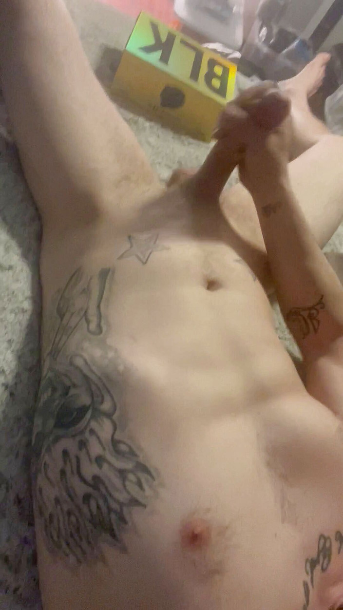 Jerkoff king: Sexy hetero chlap si honí se zadkem