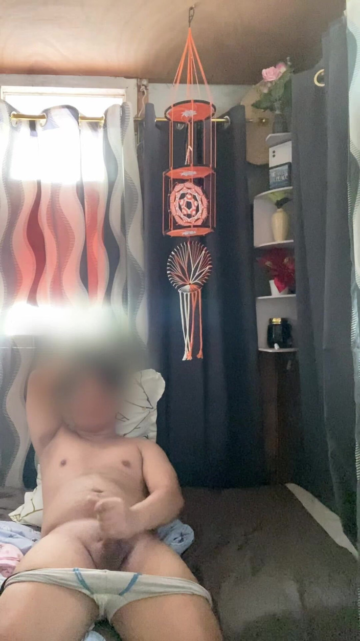 Usable satellite: Masturbieren beim Musikhören