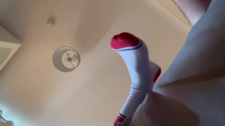 Kadu: Kami punya sepuluh menit sebelum ibu tirinya pulang 2.2