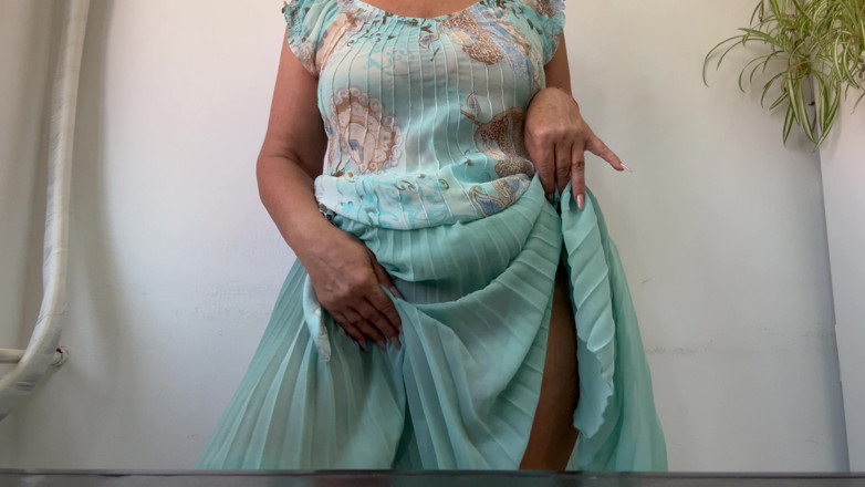 Step Mommy: I'm Horny Again at the Office and I Lift My...