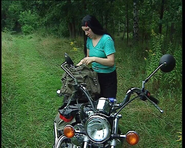 YOUR FIRST PORN: Motociclist-traum Alexis Macht Ein Fotoshooting - Motociclistul Dream Alexis face o ședință...