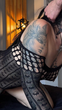 Velký zadek booty goth dívka si užívá tvrdé šukání a hluboké hrdlo mého ptáka - Jennvalk