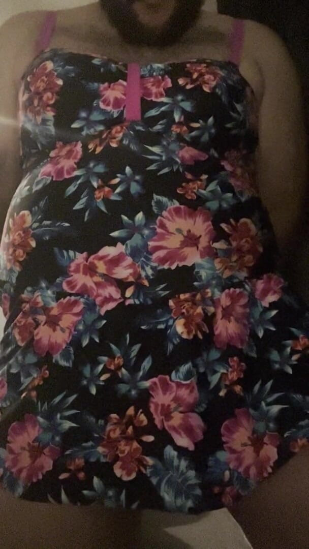 Shaun Cbt: Escravidão de pau e bola com crossdress e plug anal...