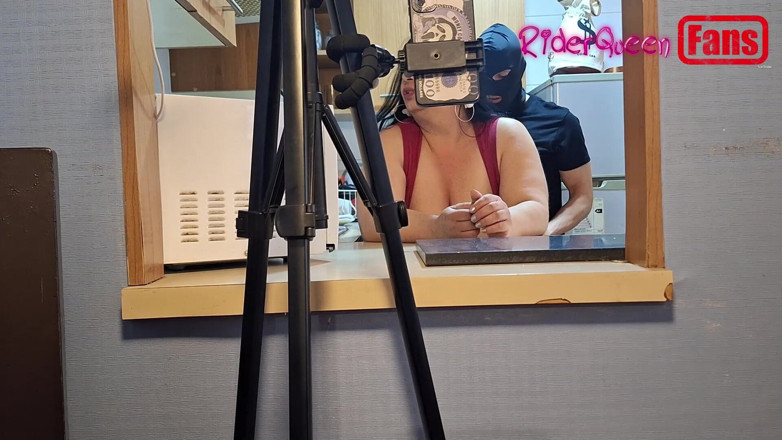 Riderqueen: Videos for Fans a Masked Young Man Fucks Me in...
