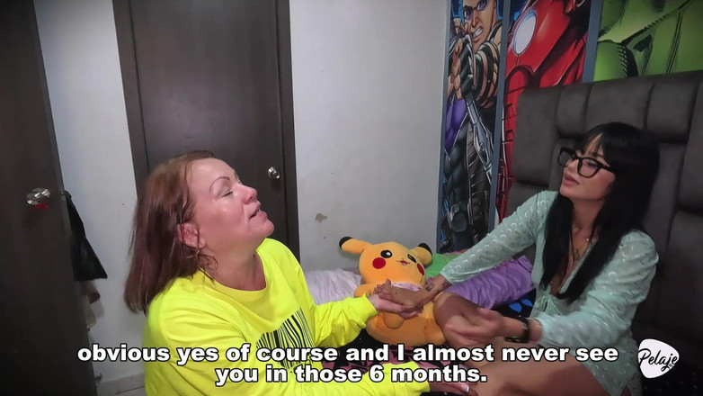 Pelaje mix: Babička mé spolubydlící mě přesvědčuje, abych měla lesbický sex za...