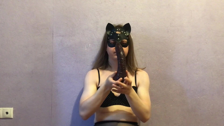 Elise Woods: Sissy Elise sitting blowjob and deepthroat