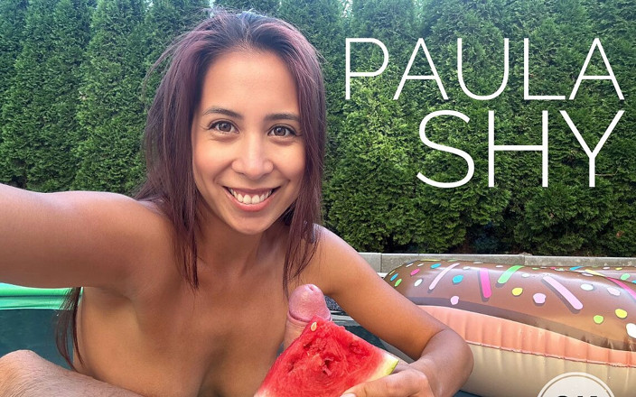 PS-PornVR: Dengan Paula yang cantik di kolam renang