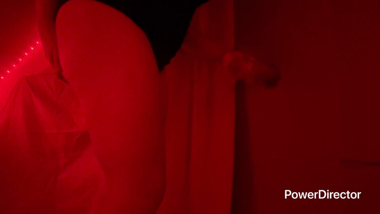 Galy: 迪斯科马桶里的寻欢洞，我吮吸了一个陌生人