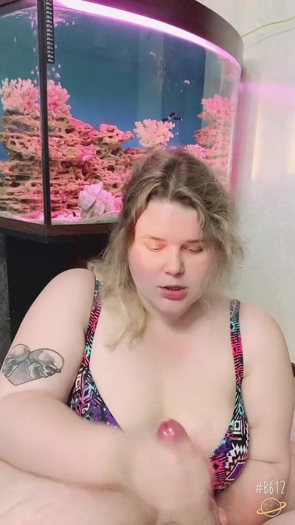 Peach Desert: Mitschülerin gibt ersten blowjob