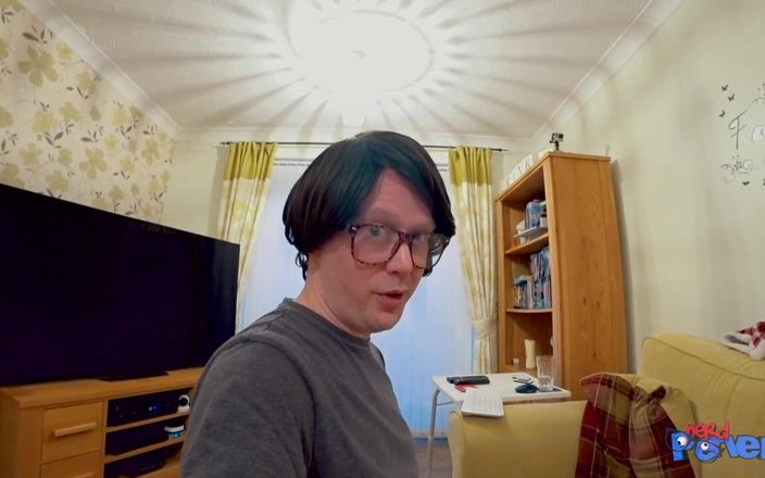Nerd Pervert: Danni Marie - lần đầu tiên dễ thương thủ dâm và bú...