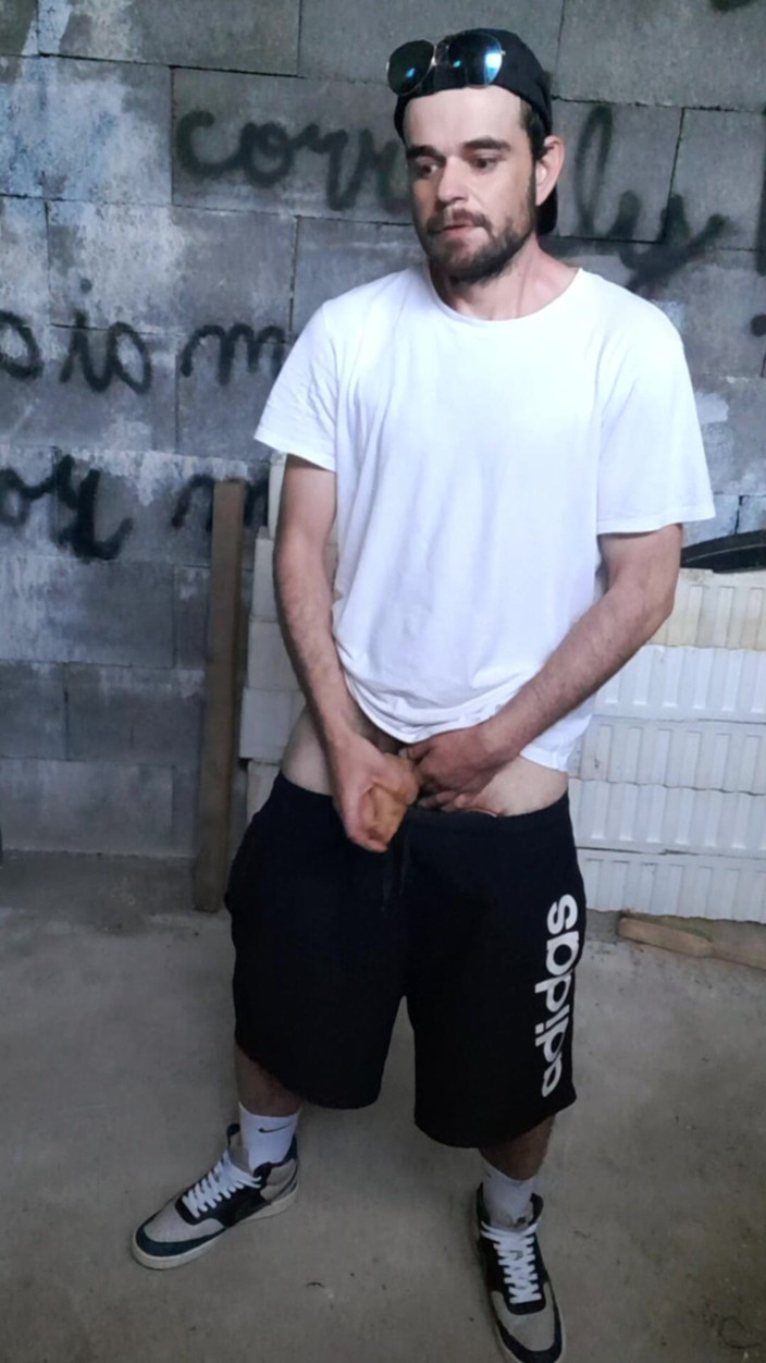 jerkofflover: 너무 오래 안 돼서 제대로 사정한 적도 없고, 아직 제대로 사정도 못 했어요