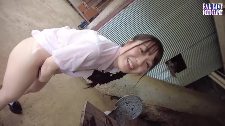 Far East pornography: ピンクの先端Fカップビューティーがオイルに浸ったパーツ2でスリックアウトドアティーズ