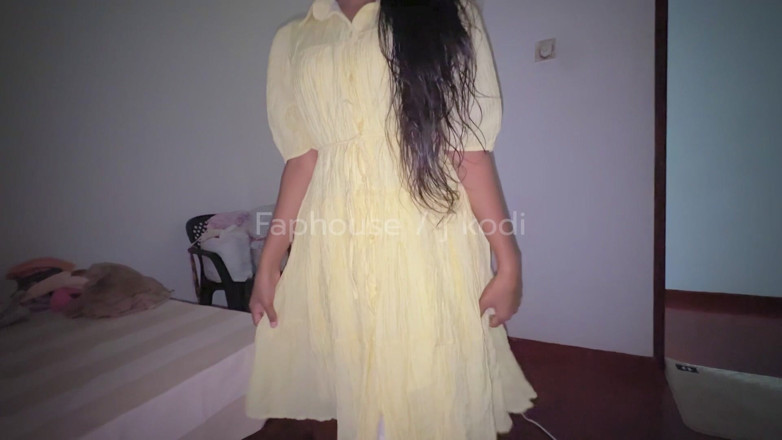 J kodi: She Is Getting Dressed for Class, 18 Yo Cute Girl Sexy...
