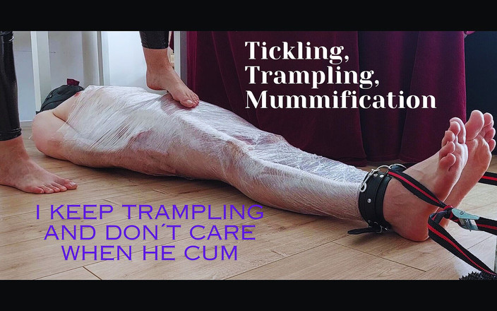 Scarlett and Tyrell: 木乃伊，痒痒和践踏 - 让他射在我脚下