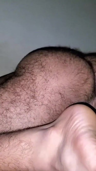 Une jeune Indienne prend une énorme bite pour la première fois