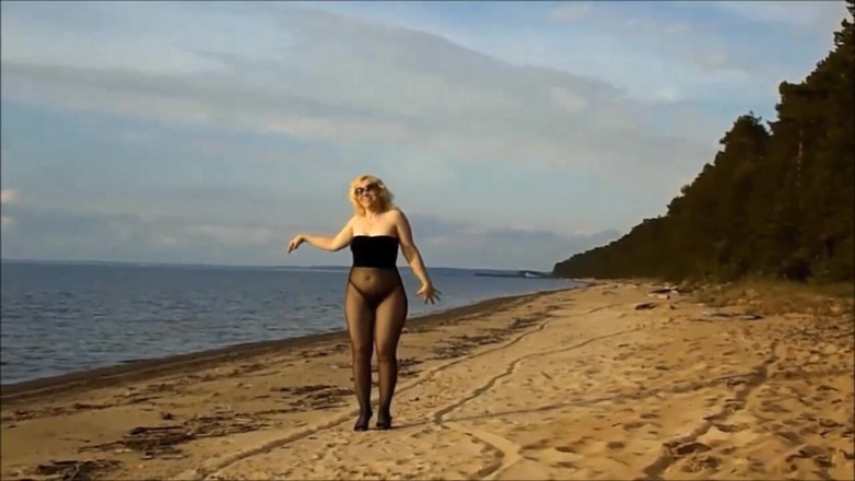RedRoseRus: Beach-sea-nylon
