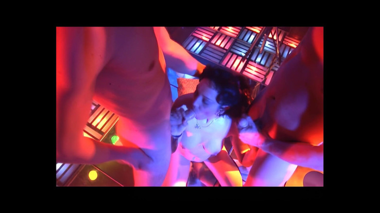 Double Penetration Party: Fiesta disco de doble penetración