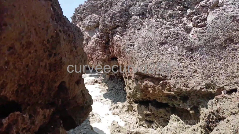 Curveecurvd254: Saya dikongkek oleh orang asing di pantai