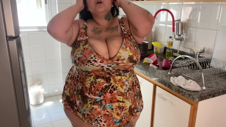 Mary Jhuana: विशालकाय सुन्दर औरत E Seus Vegetais