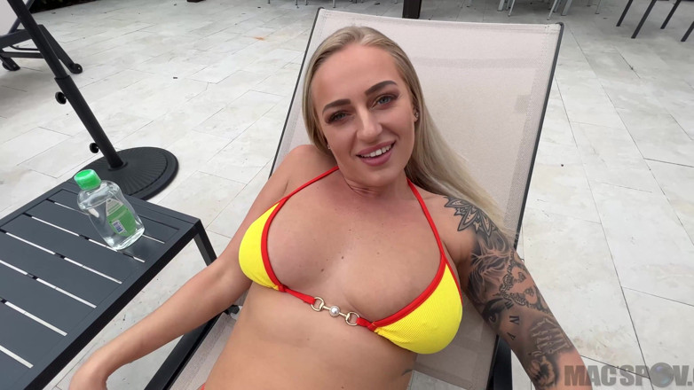 J-Mac: Blonďatá Elana Bunnz s velkými kozičkami dostane creampie od Jmac