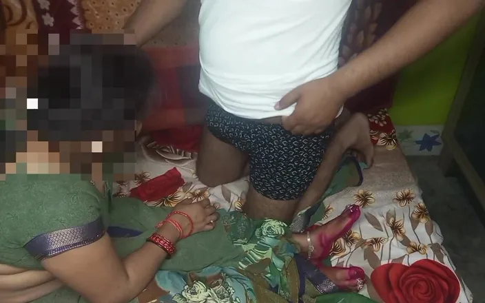 Manjushukla: Indian Beautiful Bhabhi Having Romance with Her Husband.