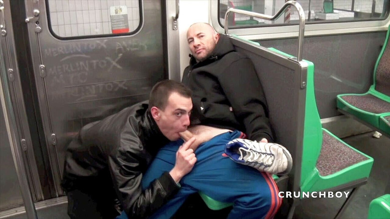 EXHIB BOYS: Дивовижний секс в метро в Парижі