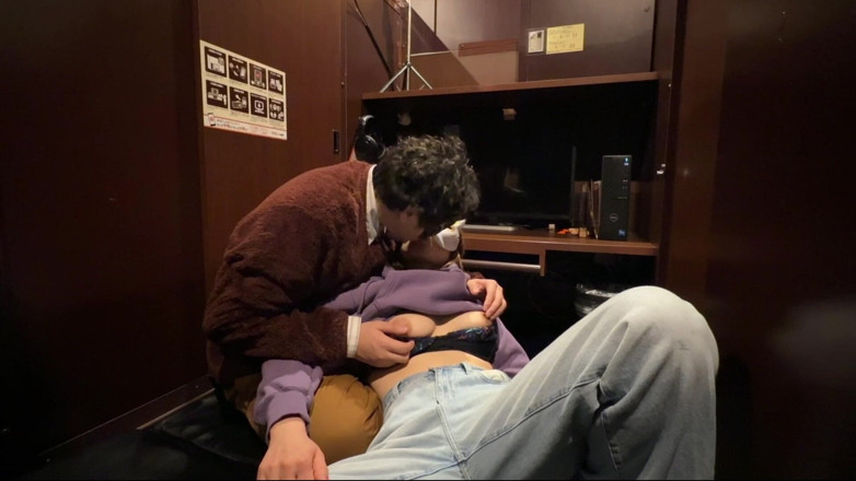 LuuLee0804: Ntr at an Internet Café - Her Husband Is Nearby While...