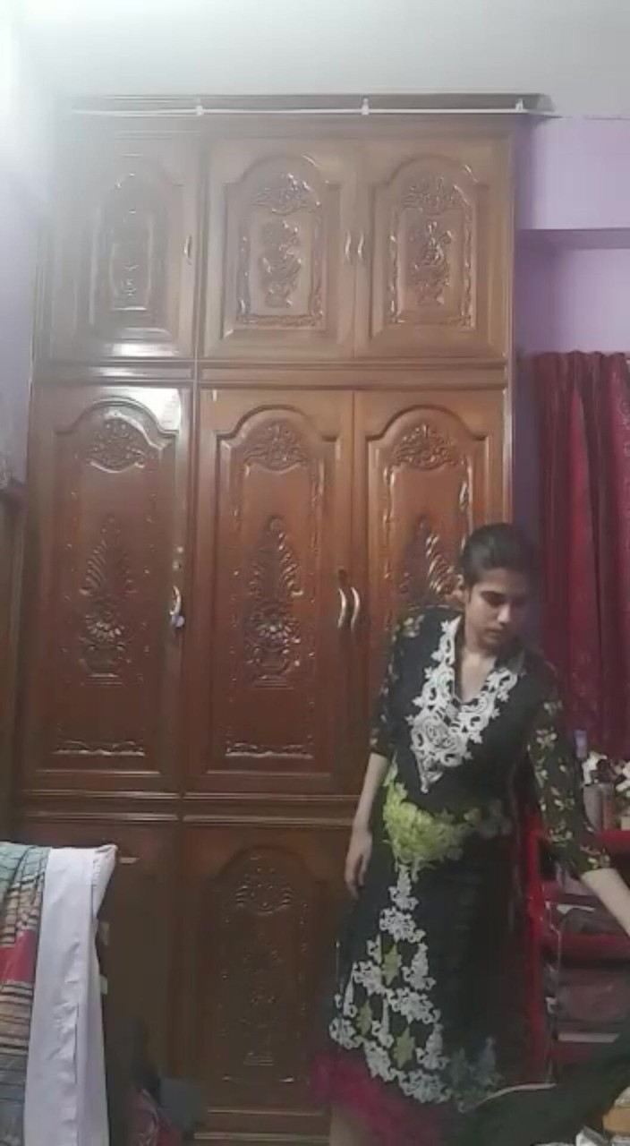 MehwishAly: Dr. Sadia fazendo um vídeo nu para meus seguidores